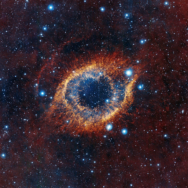 Helix Nebula (700 ışık yılı uzaklıkta)