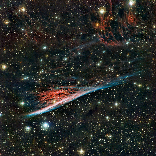 The Pencil Nebula (800 ışık yılı uzaklıkta)